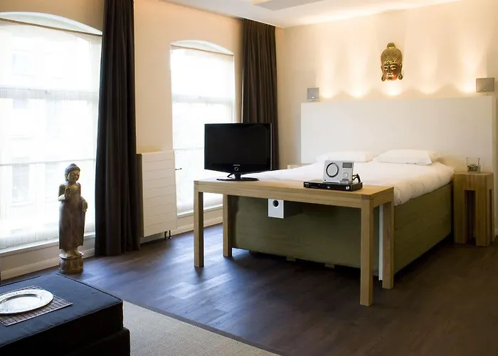 A Small 4* Rotterdam